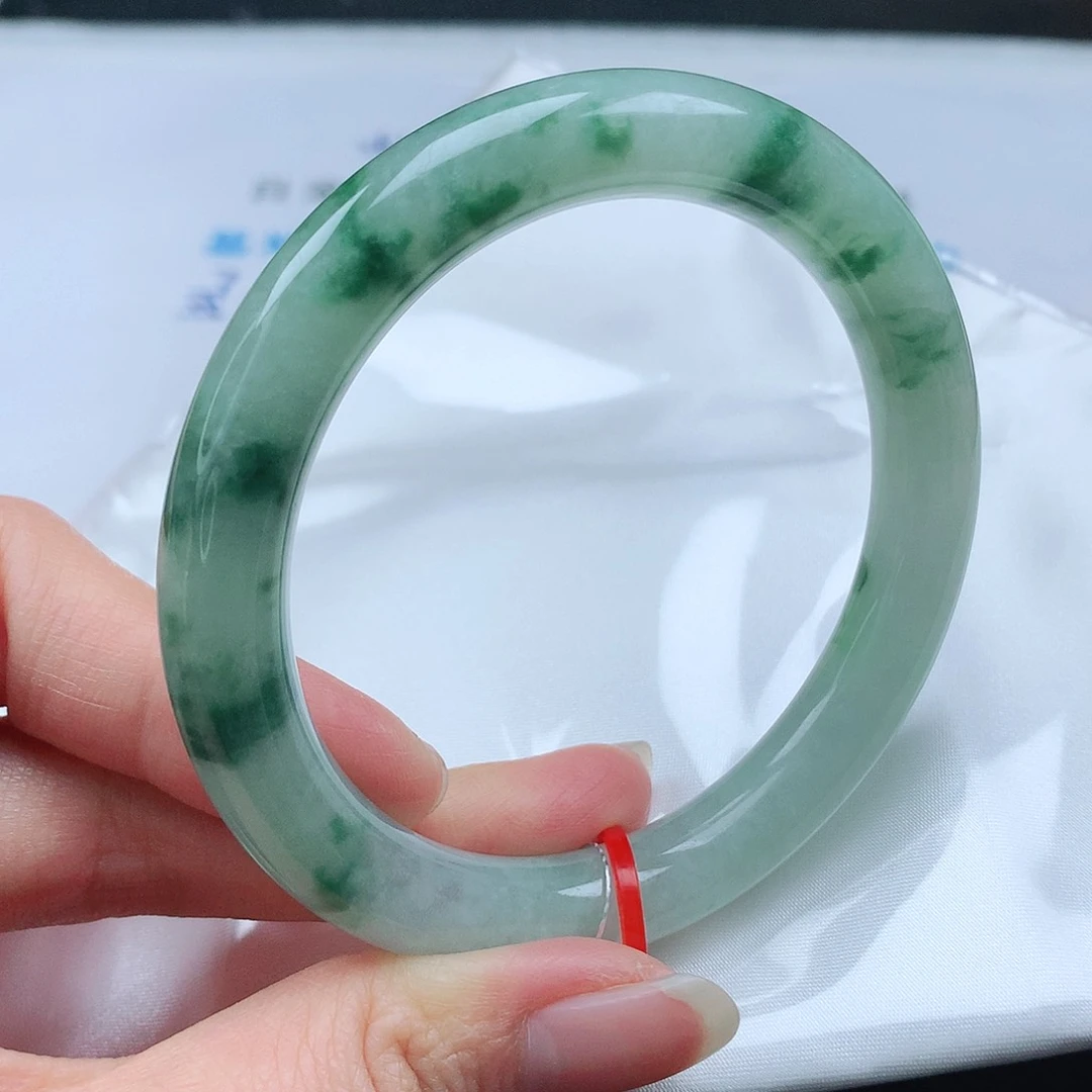翡翠手镯（圆镯）未镶嵌58圆