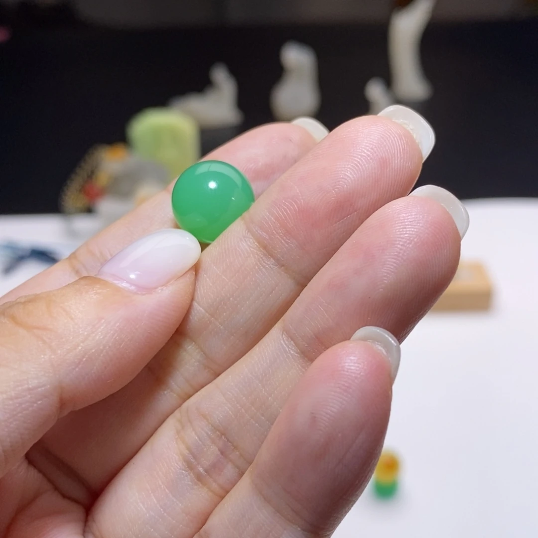 ₅***⁴吊坠(不含链)未镶嵌石英质玉（缅黄）尾款