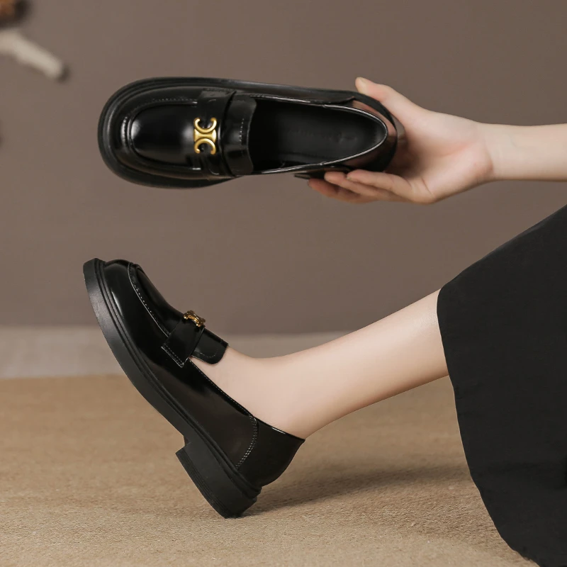 2025新款时尚英伦黑色圆头搭扣软底小皮鞋（GJ2891-16）