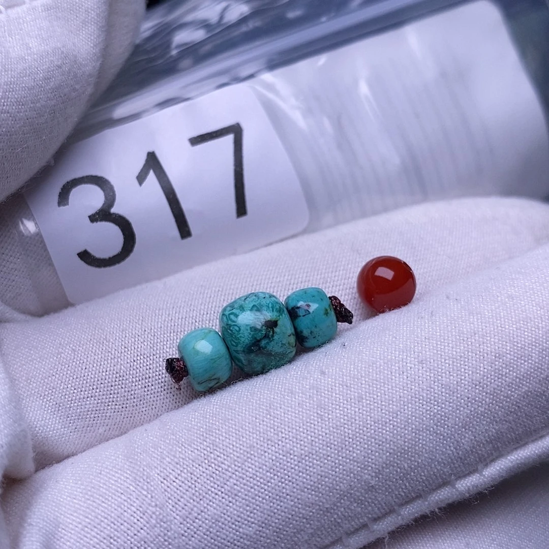 南红玛瑙未镶嵌珠宝奇石