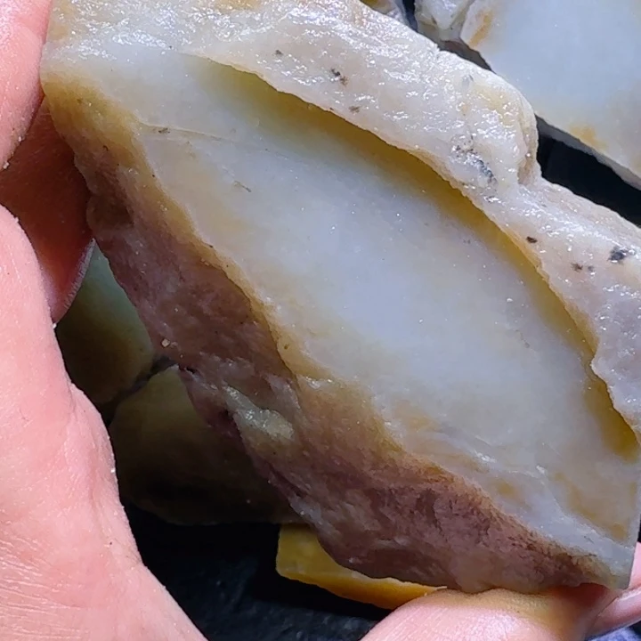 和田玉未镶嵌珠宝半成品