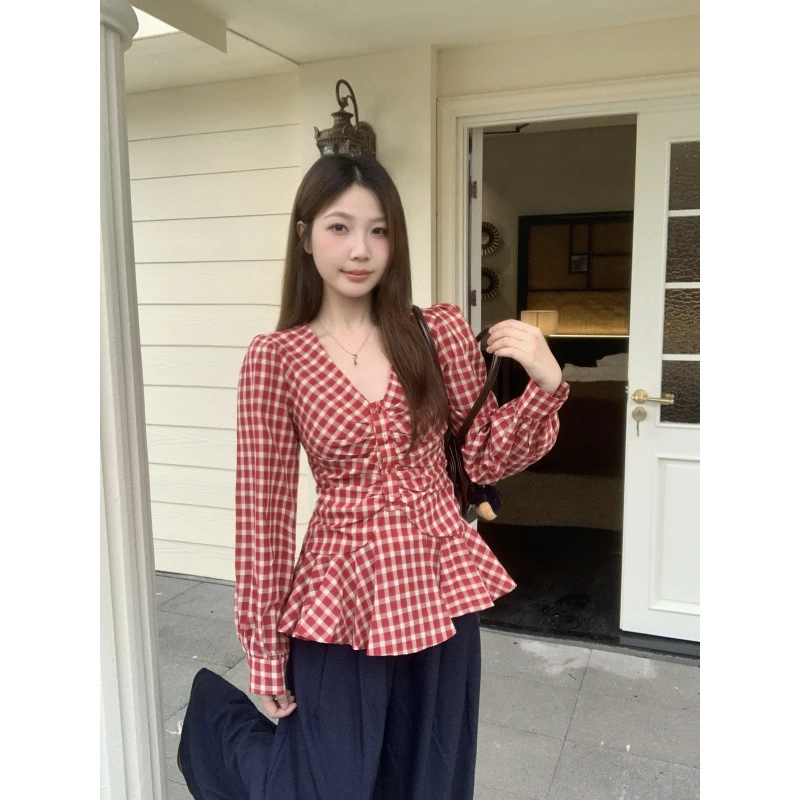 宽松大码女装复古格子长袖2025早秋法式红格子V领褶皱收腰女衬衫1