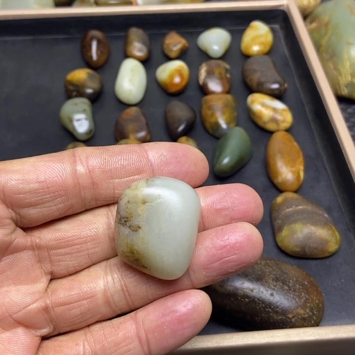 光***头和田玉（糖玉）未镶嵌珠宝奇石