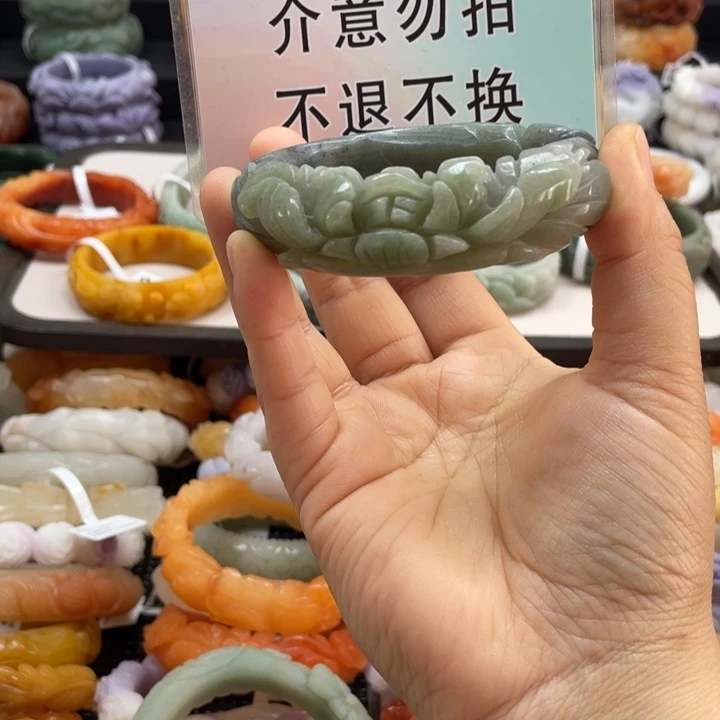 c***i石英质玉未镶嵌手镯