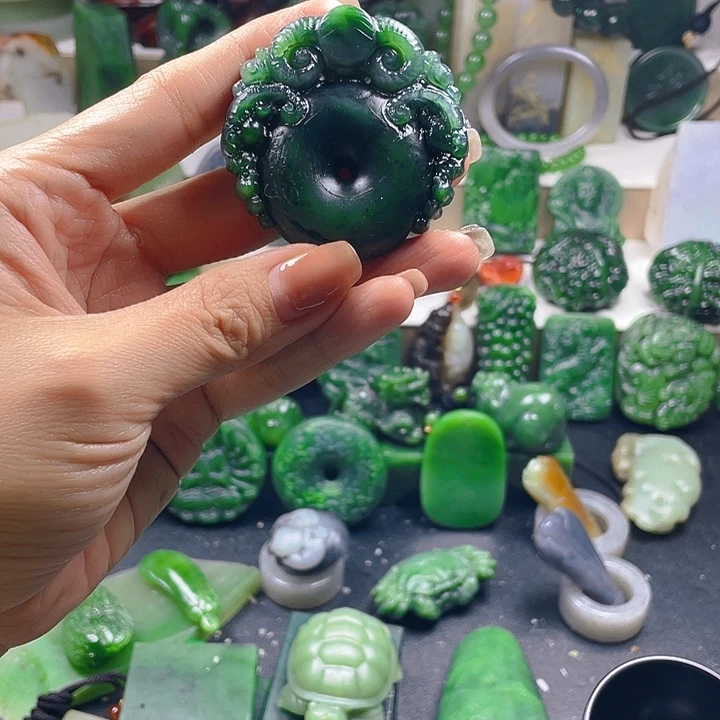 和田玉未镶嵌珠宝半成品