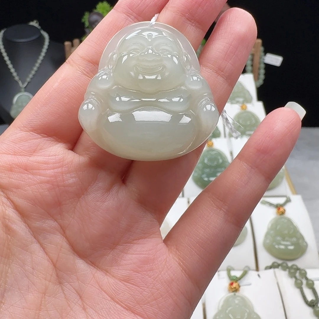 家****和田玉未镶嵌颈饰