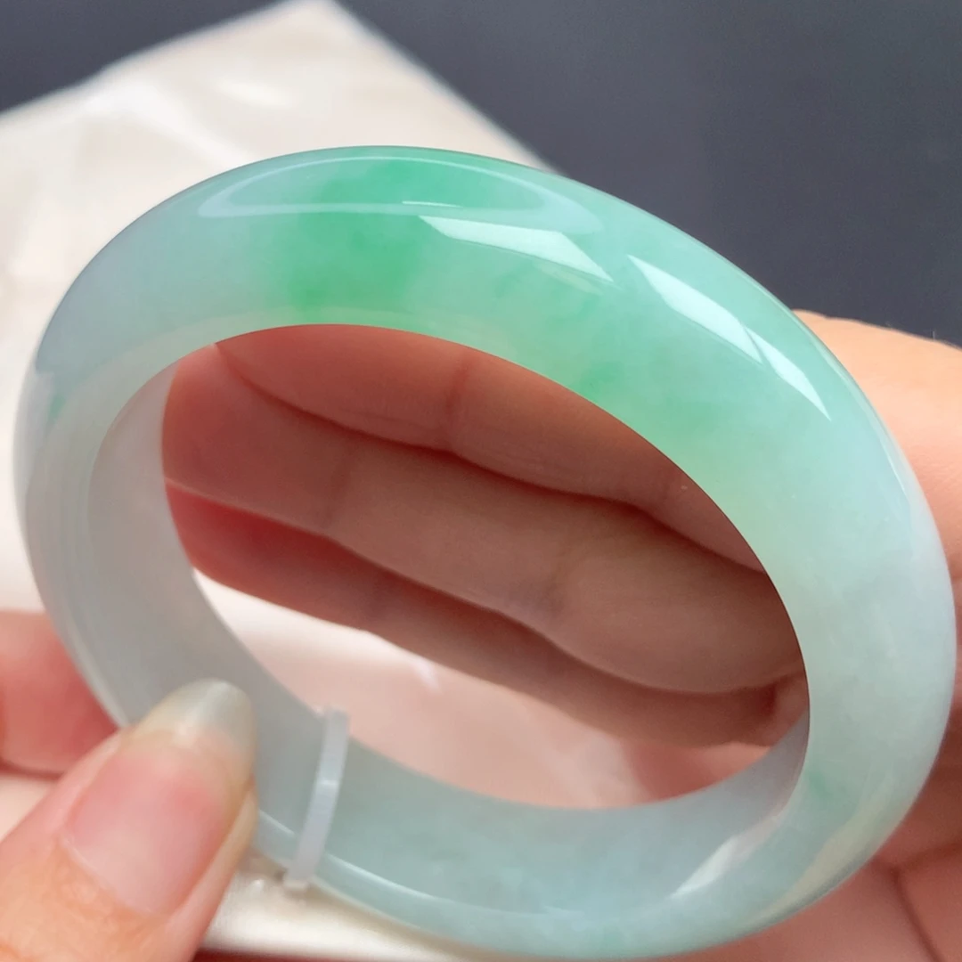 翡翠手镯未镶嵌55.8圈口