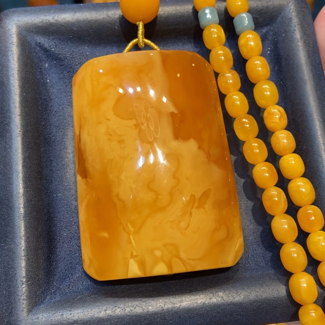 琥珀未镶嵌颈饰蜜蜡