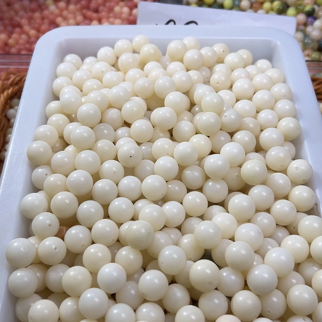 白玉菩提吊坠微瑕卡15素白圆60颗