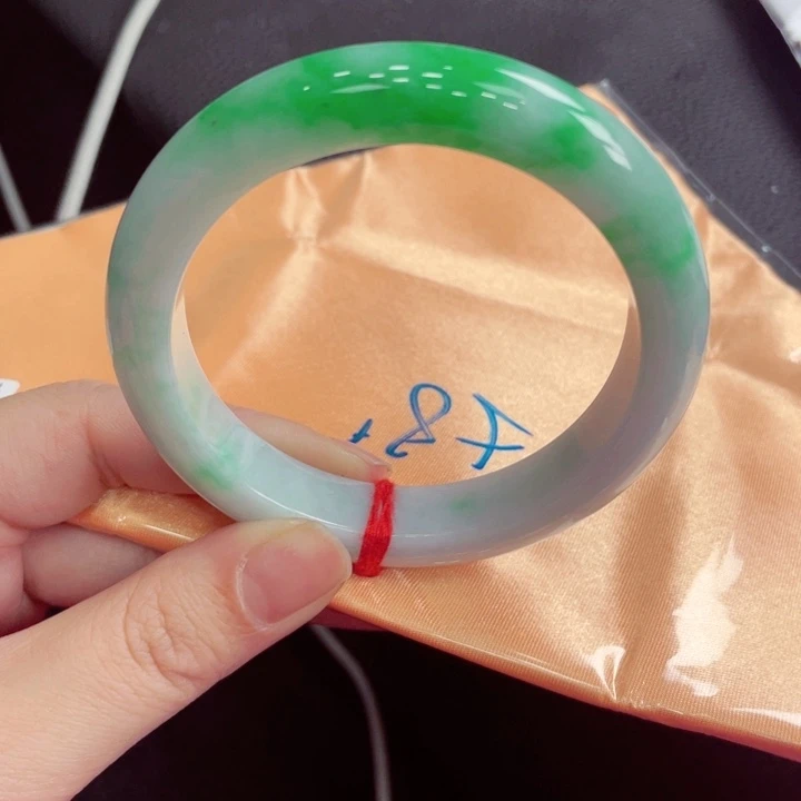 未镶嵌手镯翡翠翡翠