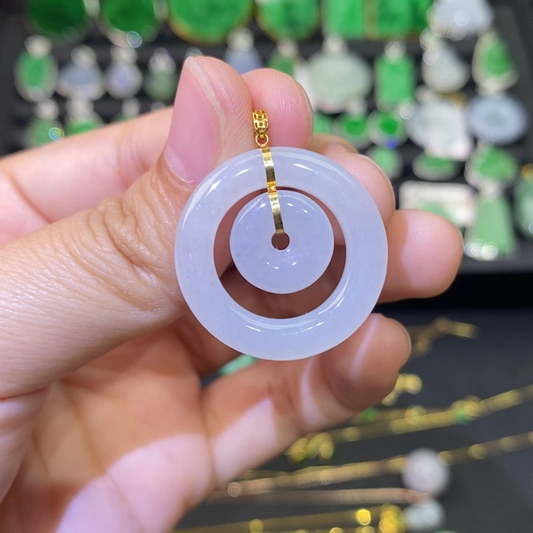 翡翠18K金镶嵌颈饰子母扣