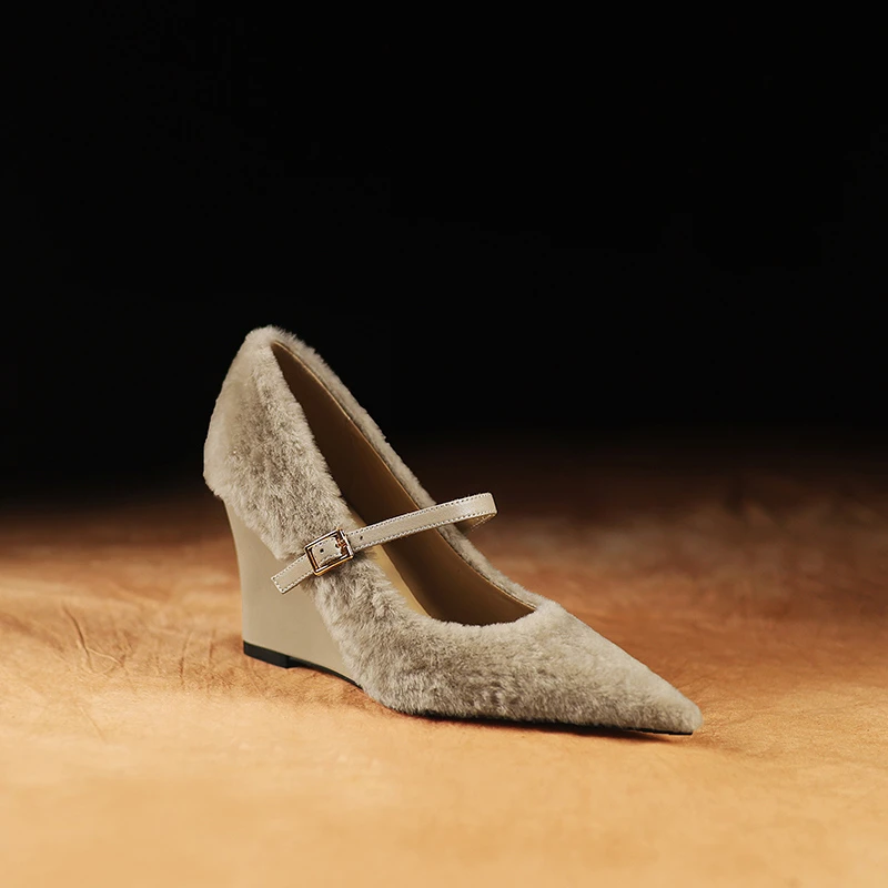 洋气坡跟毛毛鞋尖头浅口单鞋秋冬季新款纯羊毛女鞋一字带高跟鞋