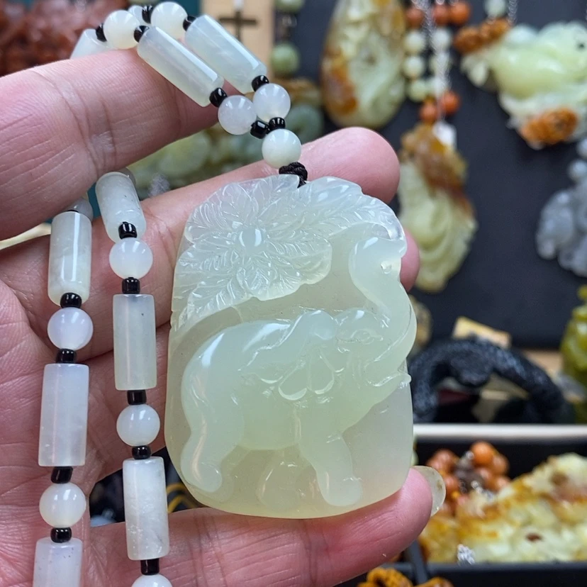 【闪购商品】蛇纹石玉吊坠未镶嵌