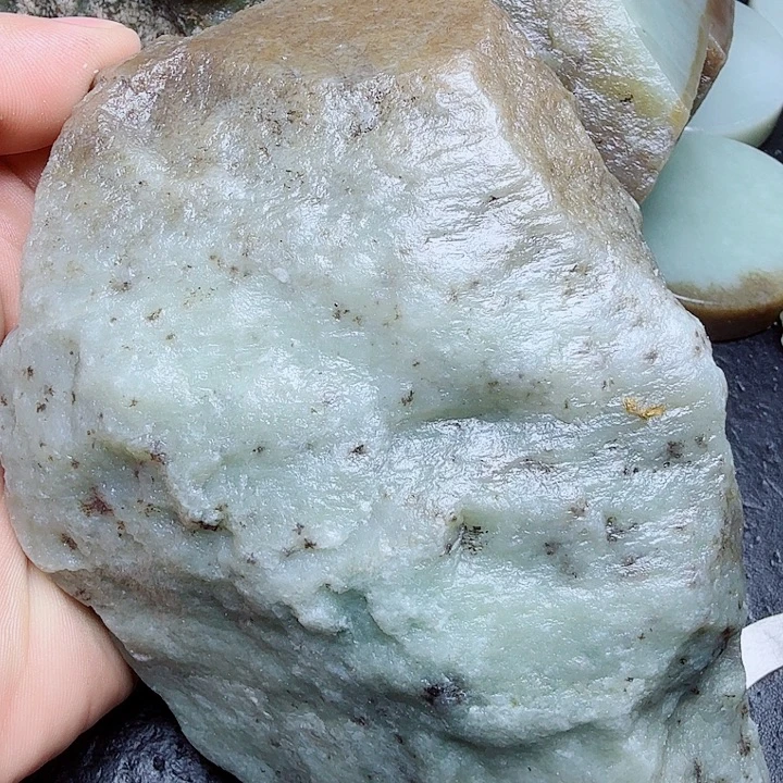 未镶嵌和田玉（糖玉）珠宝奇石