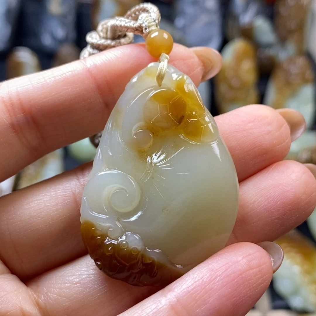 和田玉未镶嵌挂件