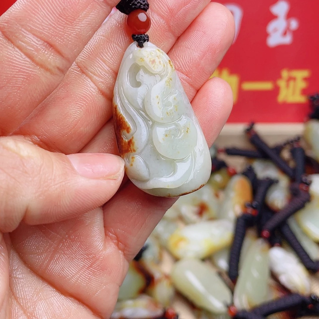 和田玉颈饰未镶嵌