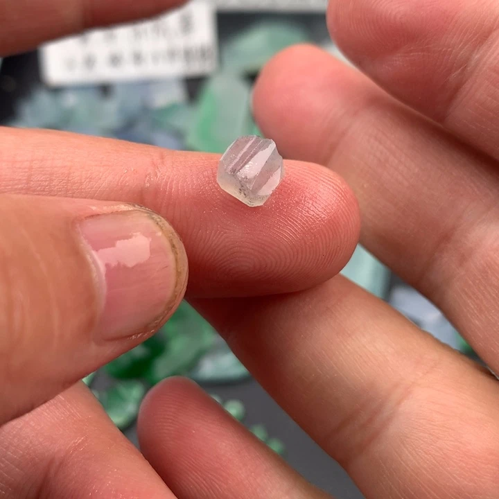 定制翡翠未镶嵌材料定制