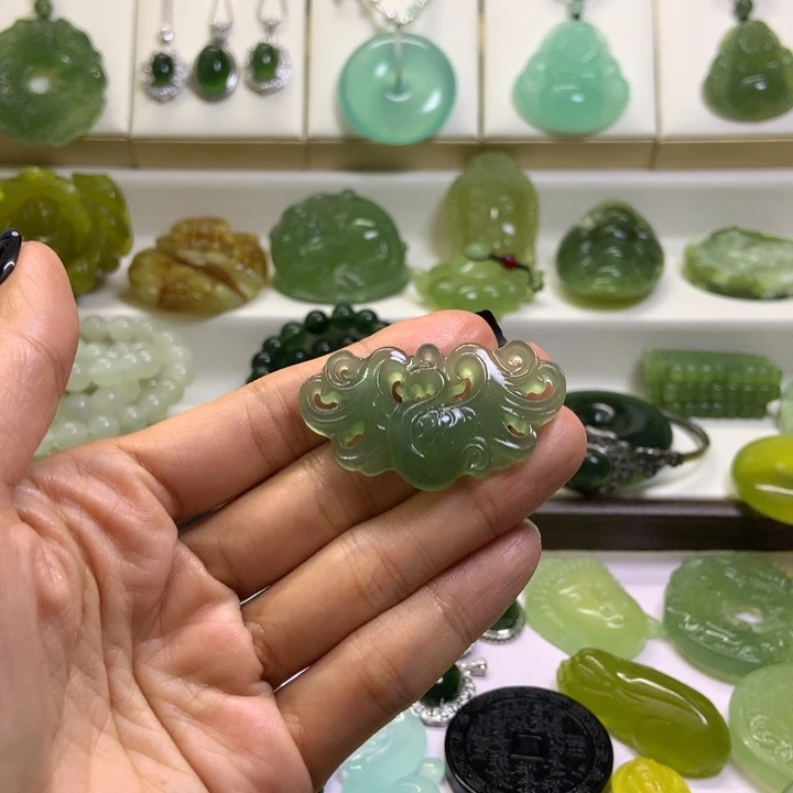 【闪购商品】未镶嵌蛇纹石玉颈饰