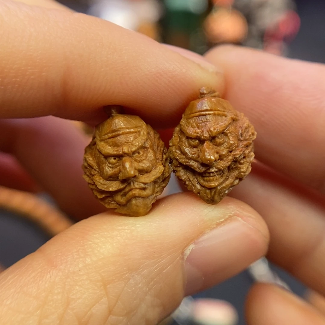 潍坊核雕桃核雕刻钟馗