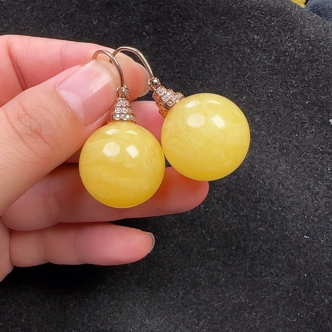 蜜蜡未镶嵌珠宝奇石