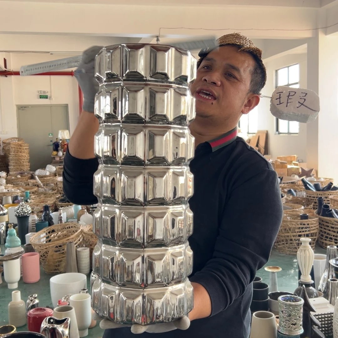 摆件1 号高中低温陶瓷瓶（部分微瑕）