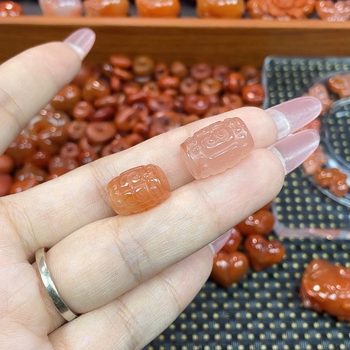 麻***奶南红玛瑙未镶嵌颈饰桶珠