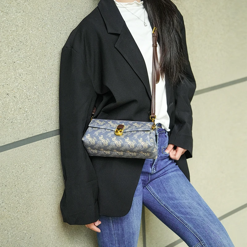 雅各邦真皮复古腋下包女士2025新款高级感轻奢小众通勤斜挎信封包