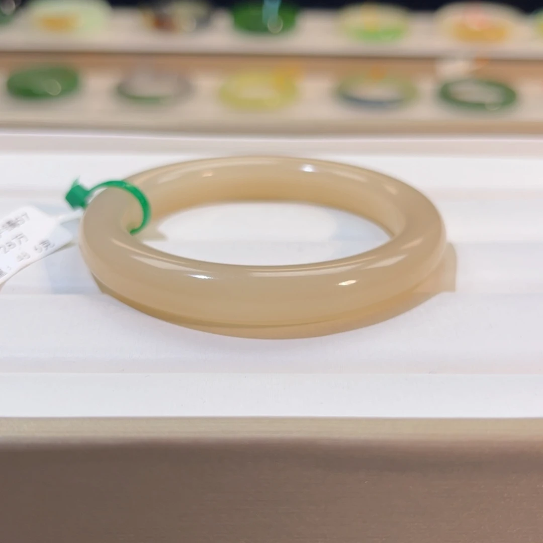 和田玉未镶嵌手镯红粉老料