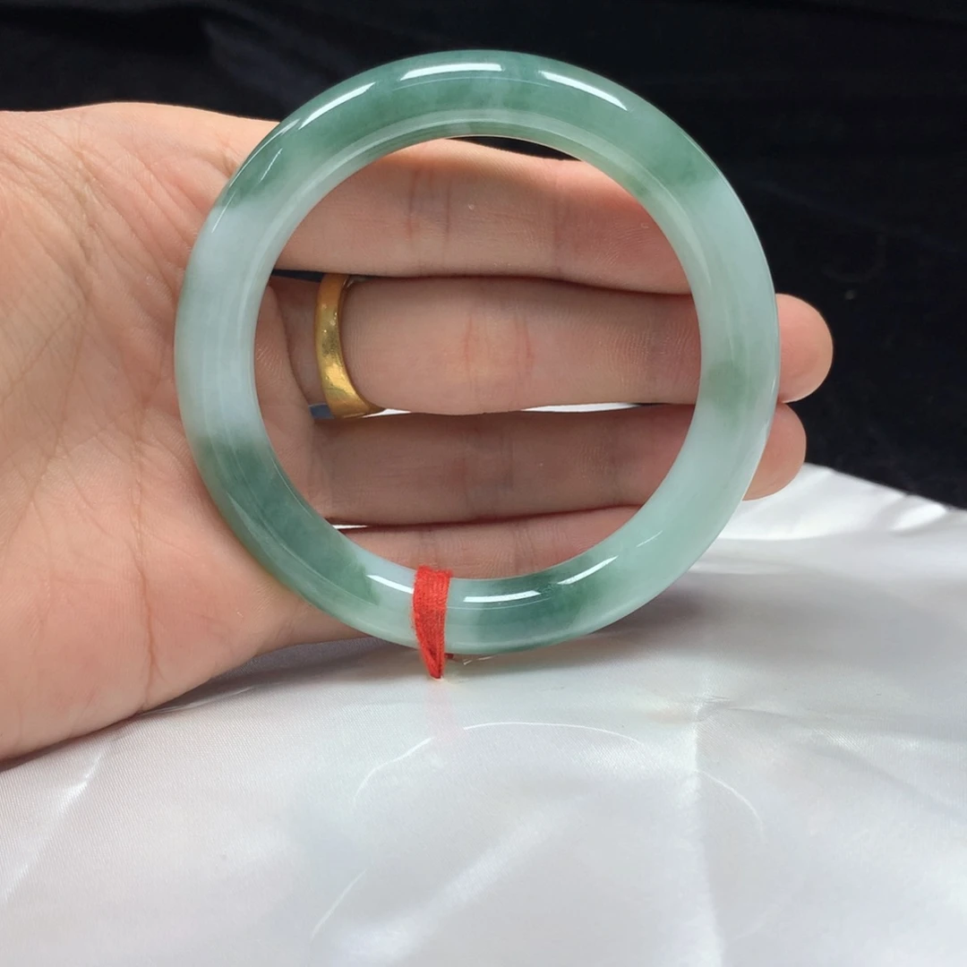 翡翠未镶嵌手镯（圆镯）56