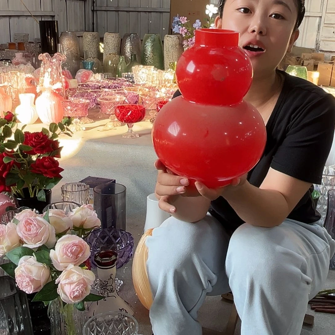 水晶花瓶红色葫芦