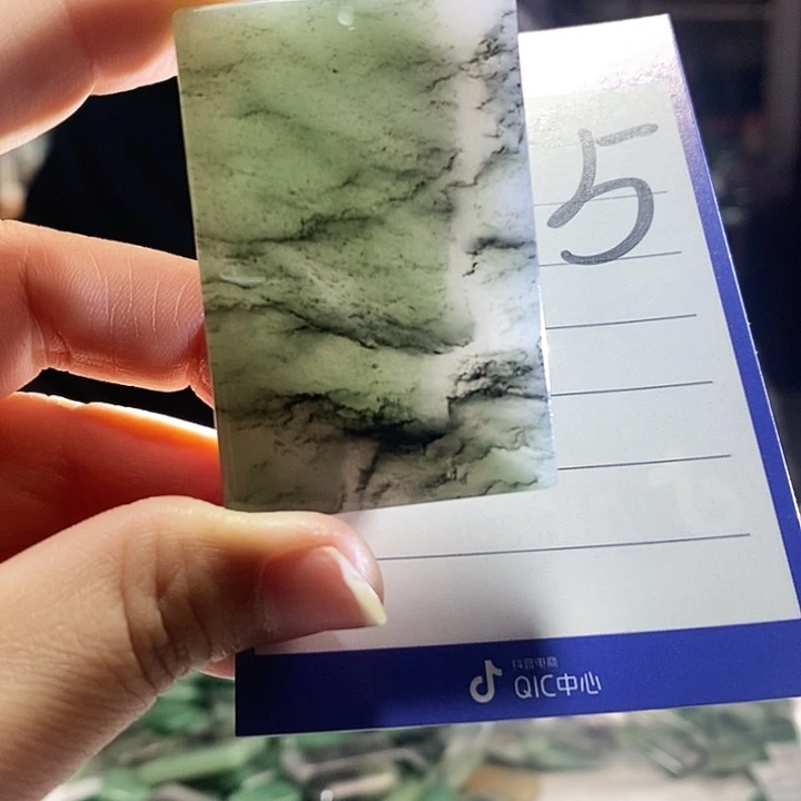 密玉（石英质玉）未镶嵌颈饰