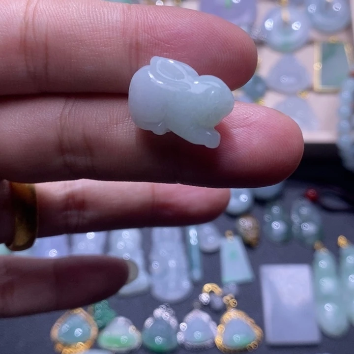 翡翠未镶嵌颈饰天然缅甸翡翠A货
