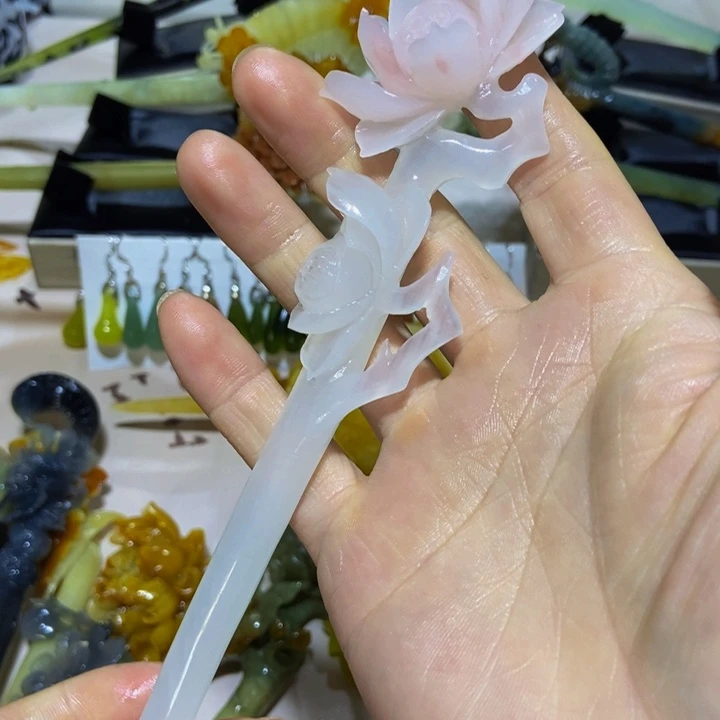 蛇纹石玉发簪未镶嵌玉**晴