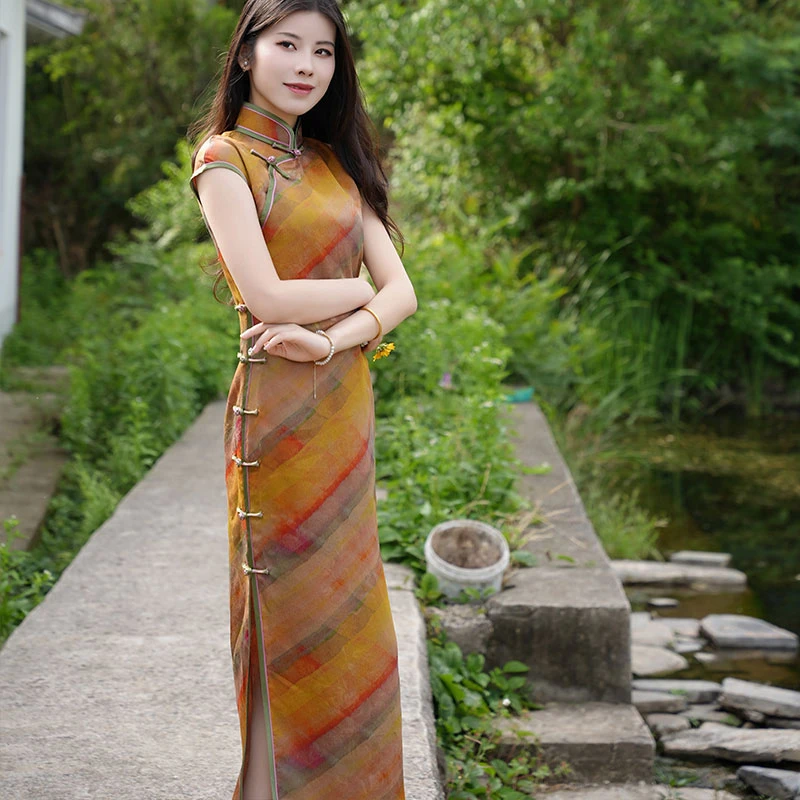 彩凤玲珑缎旗袍春夏25姆米红云纱气质复古新中式修身文艺民国晚霞