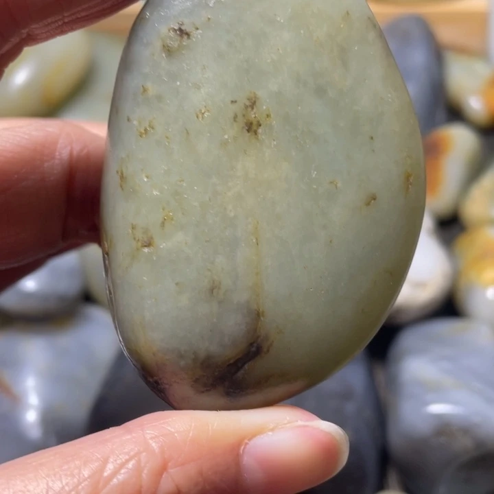 快***你和田玉未镶嵌颈饰