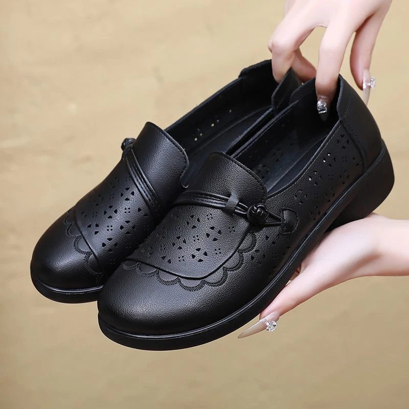 2025妈妈鞋子凉鞋夏季爆款轻奢软底舒适镂空洞洞鞋中老年人大码潮