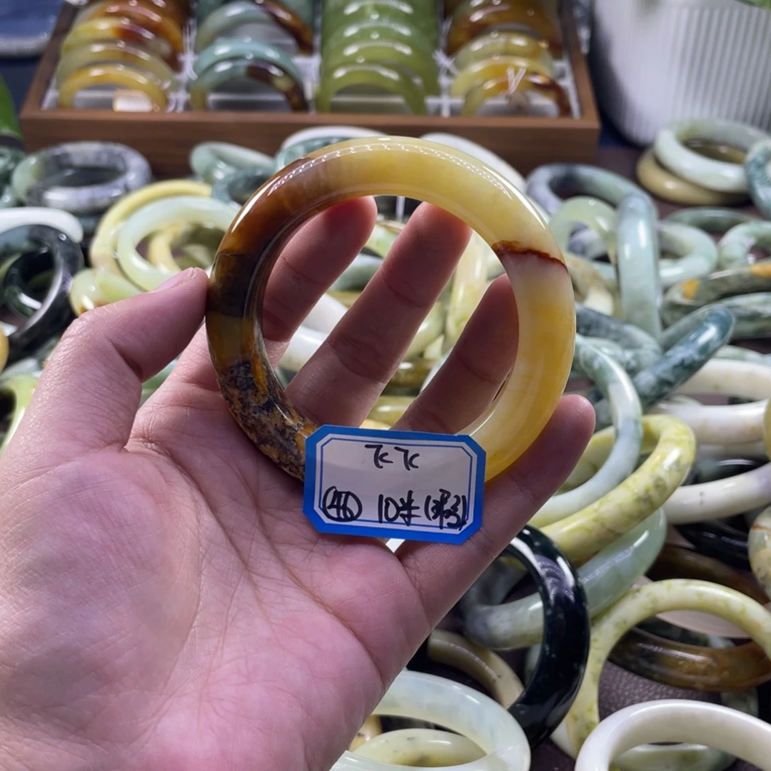 飞***飞蛇纹石玉未镶嵌手镯