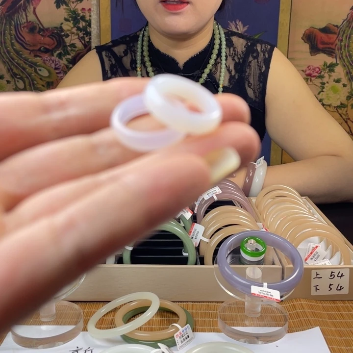 梦***蝶无非金属漂亮结圈两个，女士