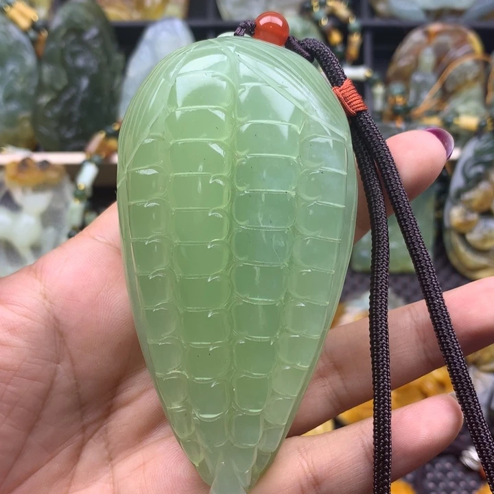 蛇纹石玉挂坠未镶嵌