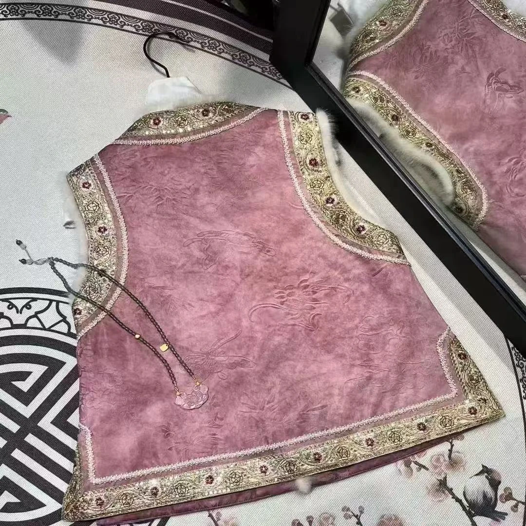 烟雨平生冬季新中式复古刺绣时尚宋韵女装盘扣马甲2024B2509苏苏