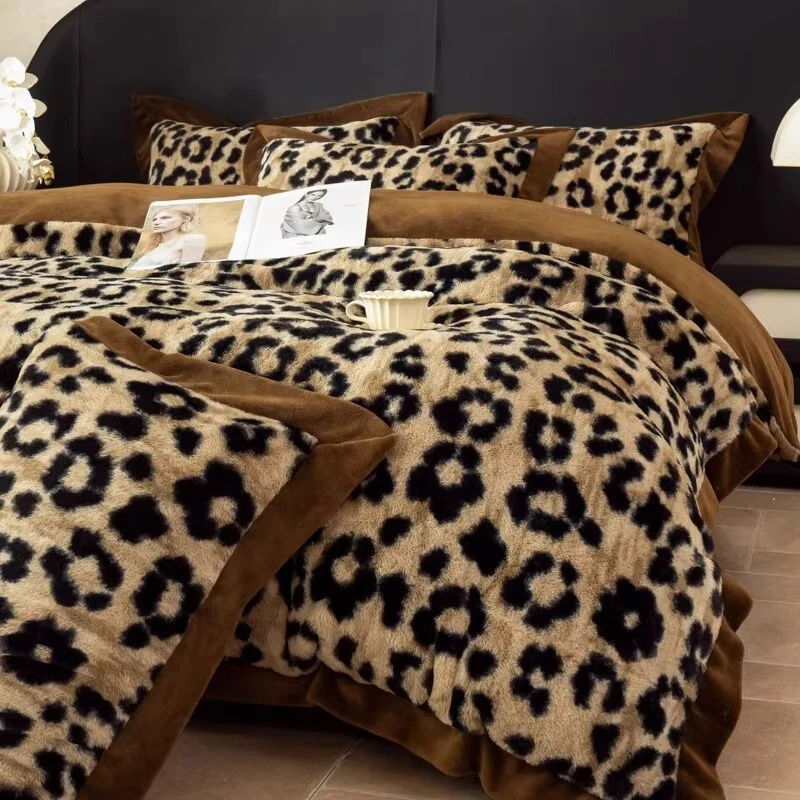 美拉德轻奢仿兔绒床上四件套秋冬季豹纹牛奶绒加绒床单被套三件套
