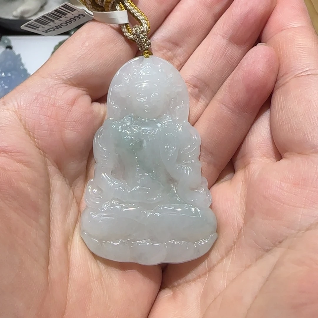 翡翠未镶嵌颈饰。。。。。。