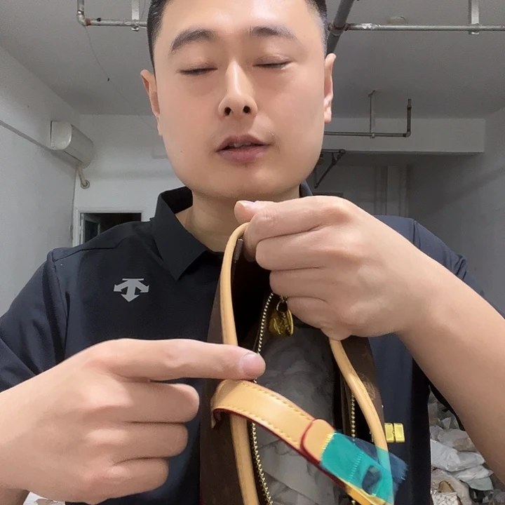 蚕丝水牛皮（革）锦纶小牛皮（革）