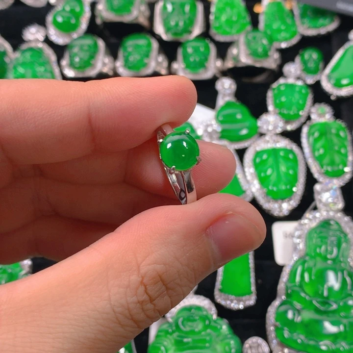 翡翠颈饰银S925镶嵌蛋面