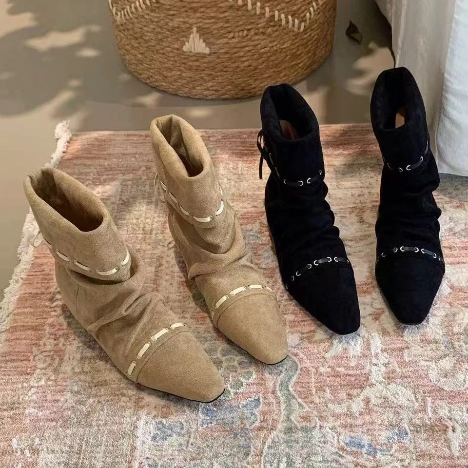 LULULAB.尖头绑带绒面短靴