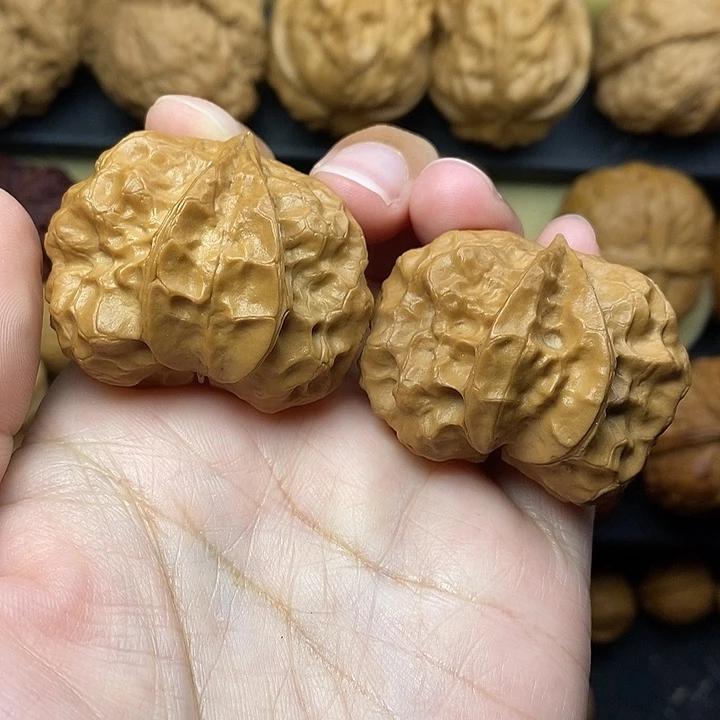 吊坠桃核金尊生命40尺