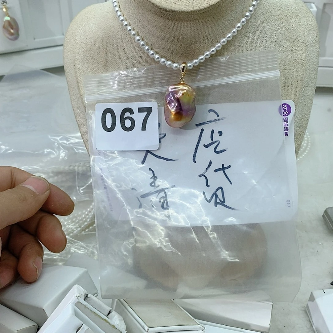 淡水珍珠颈饰合金