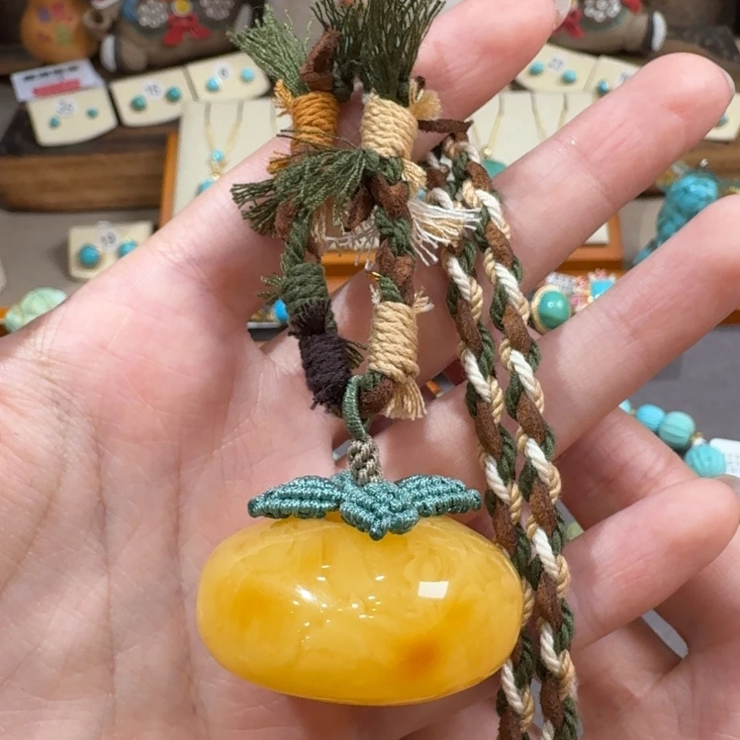 蜜蜡银S925镶嵌项链柿子