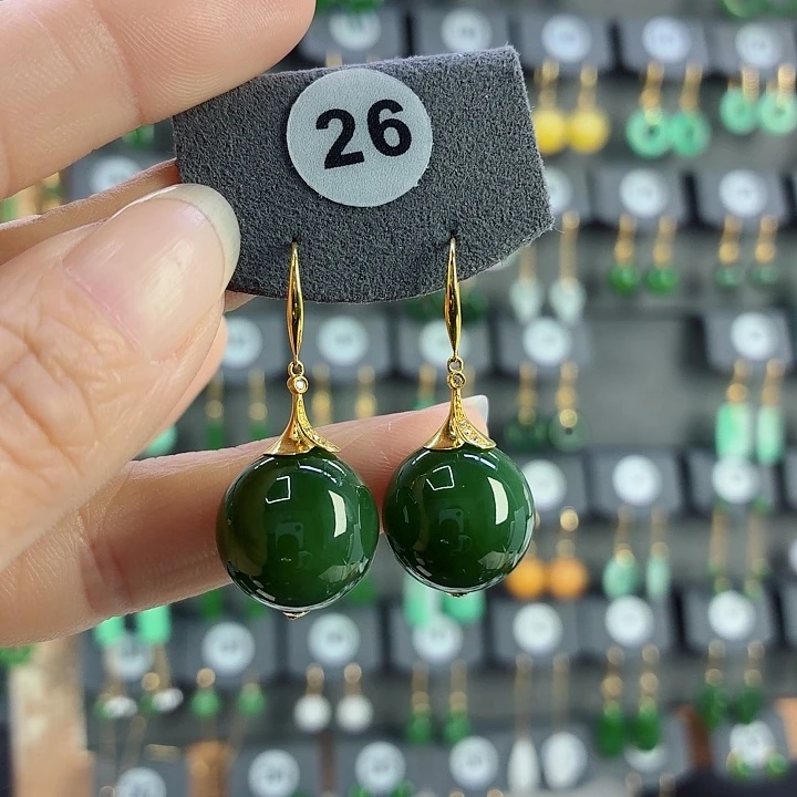 和田玉18K金镶嵌耳饰