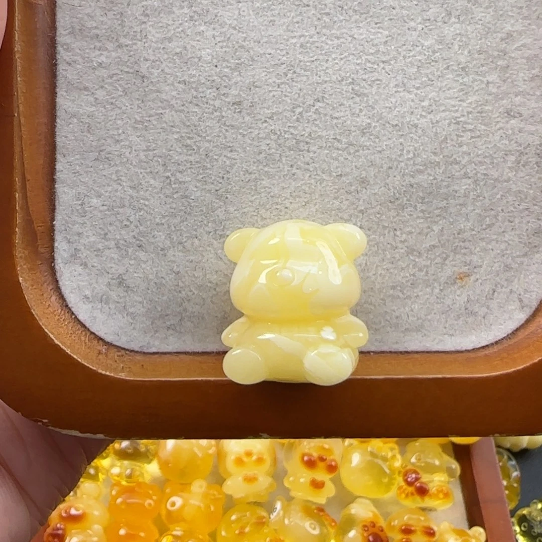 一***爷未镶嵌琥珀裸石2222
